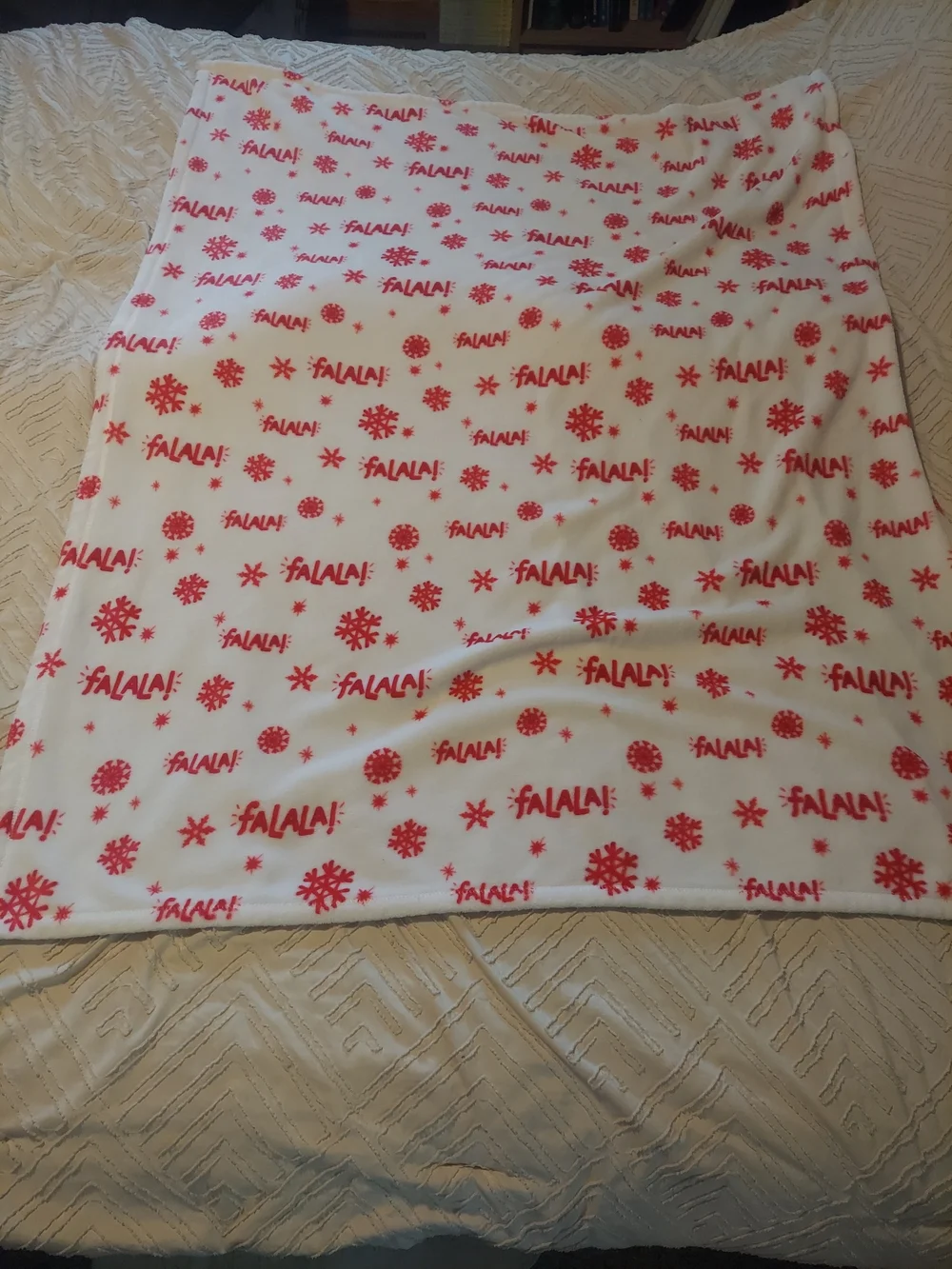 Wondershop Target Christmas Plush Throw Blanket White Red FaLaLa Snowflakes